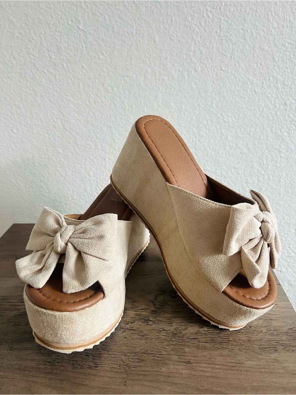 Beige Bow Platform Slide Sandals